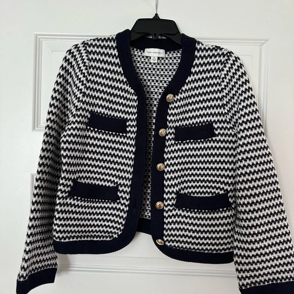 Navy and White Women's Sweater - Picture 3 of 5